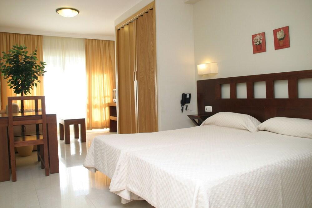 Anoreta Suites Rincon de la Victoria Exterior photo